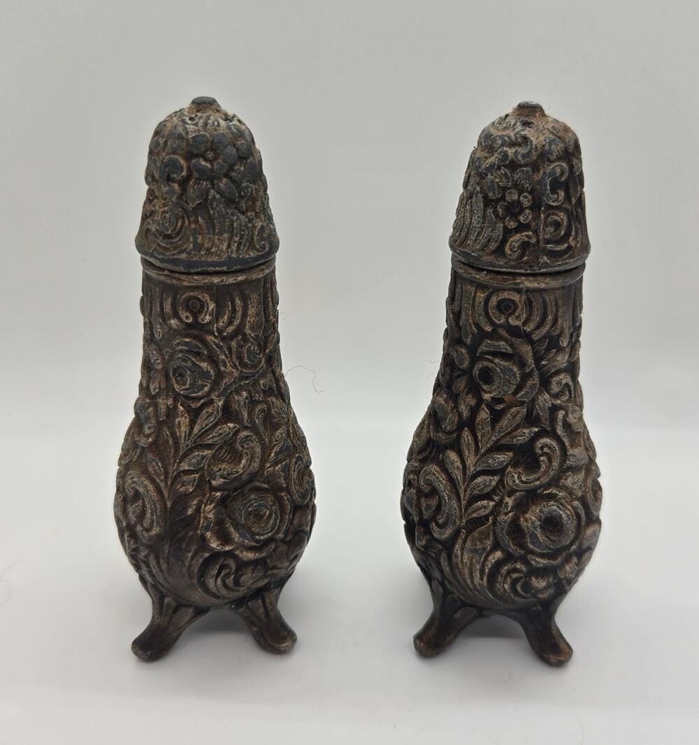 W.B. Mfg Co. Silver Plated Ornate Rose Floral Pattern Shakers Vintage